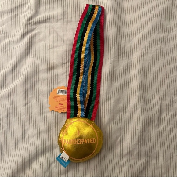 NWT Bark Box Retrieve The Gold Toy - Picture 5 of 7